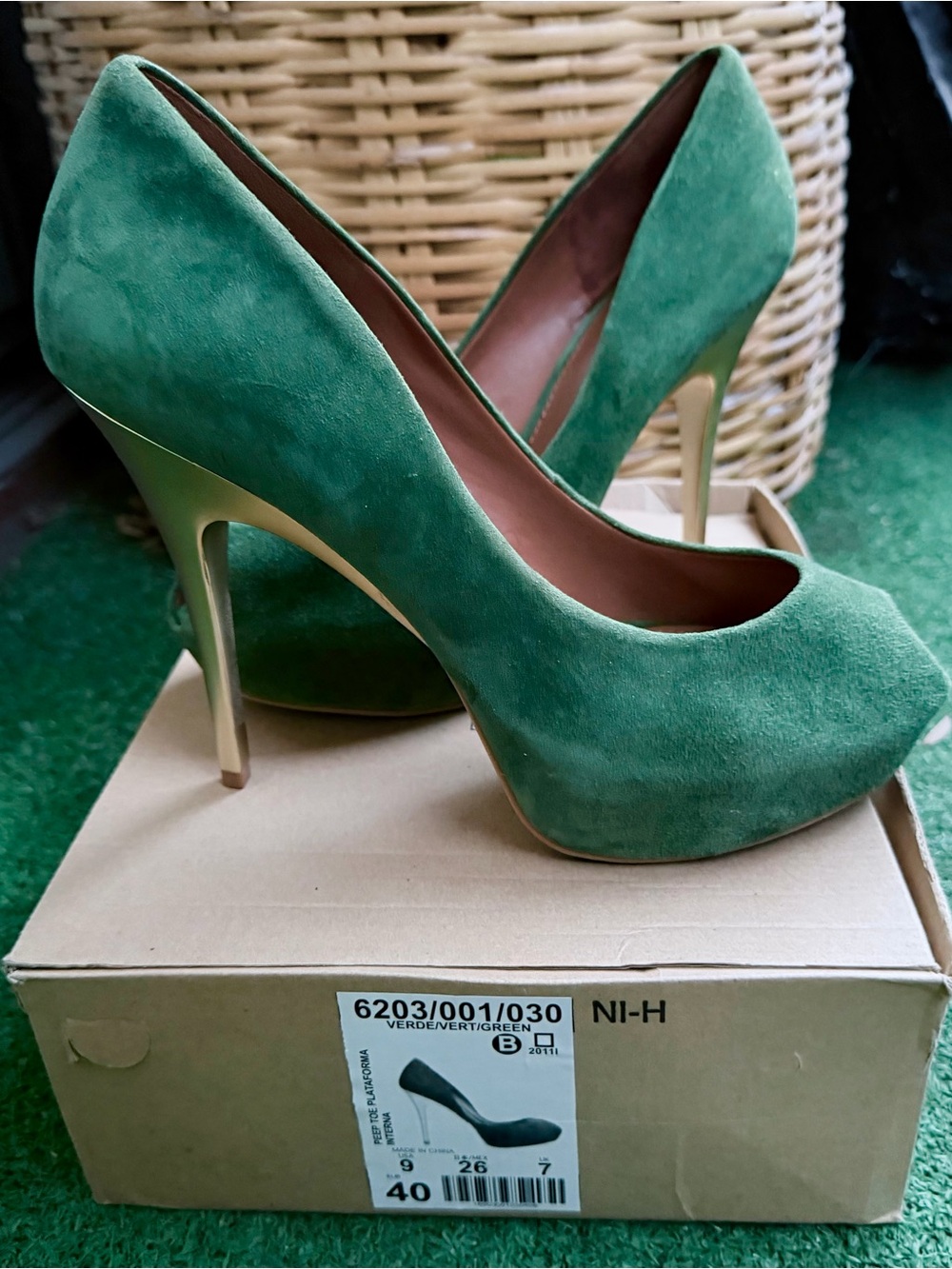 ZARA / Green Gold Platform Peep Toe Heel